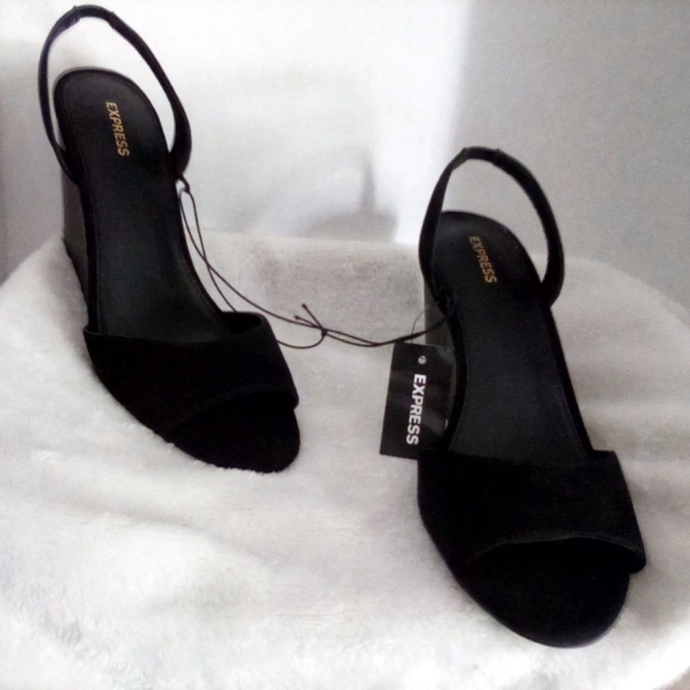 Black Express Wedge